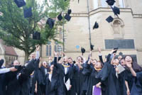 曼徹斯特大學2018年夏季畢業(yè)典禮隆重舉行 全球在職MBA項目畢業(yè)生趕赴英國共襄盛舉