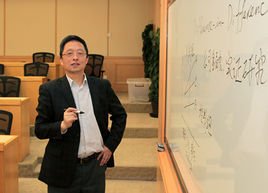 中國學(xué)者——清華大學(xué)五道口金融學(xué)院副院長周皓