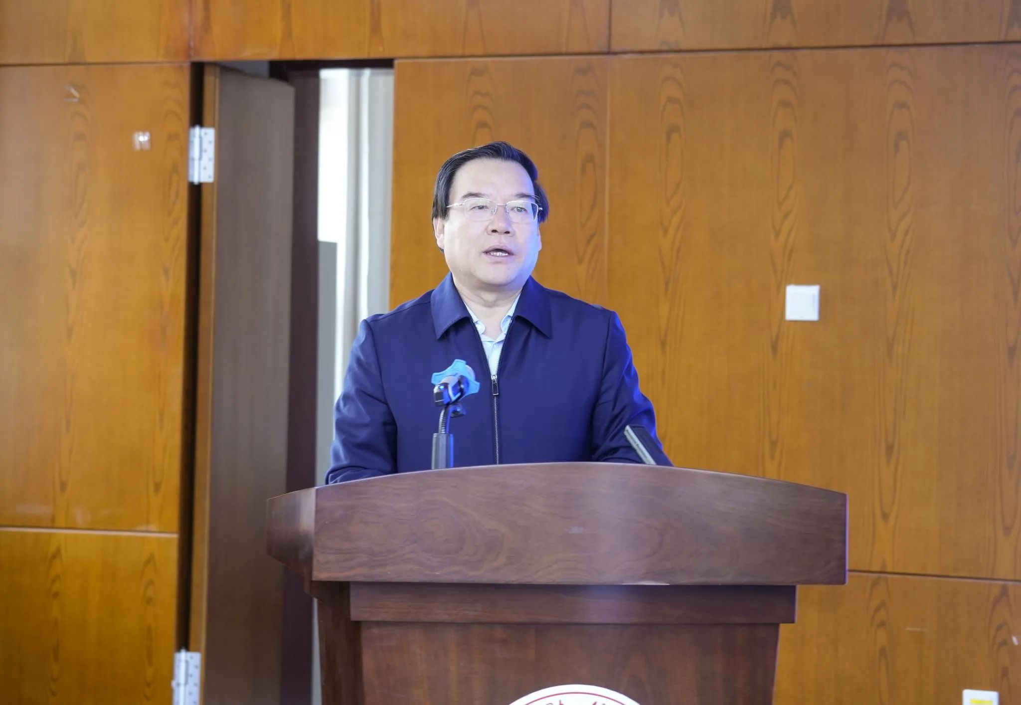 “AI時代商科教育發(fā)展論壇暨山西財(cái)經(jīng)大學(xué)MBA校外導(dǎo)師聘任儀式（2025）”圓滿舉行