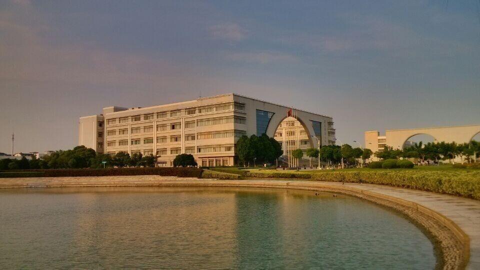 2025央廣網MBA暨專業(yè)學位研究生教育年度盛典：上海對外經貿大學MBA